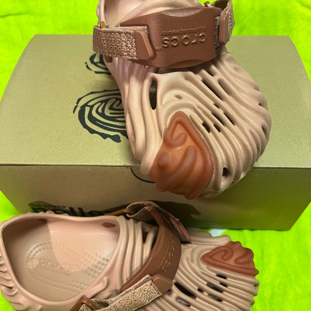 Bembury Crocs Kuwata size Mens4/Womens6 brand new in box with tags never worn